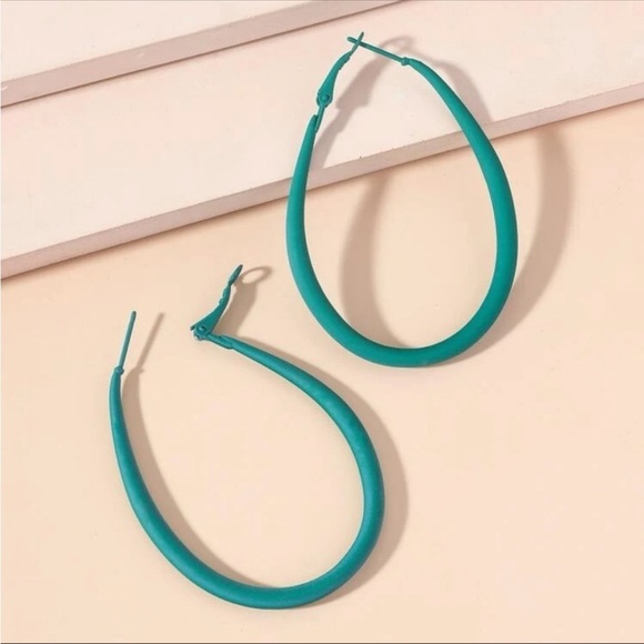 Green Oval Hoop Earrings - Picture 3 of 3